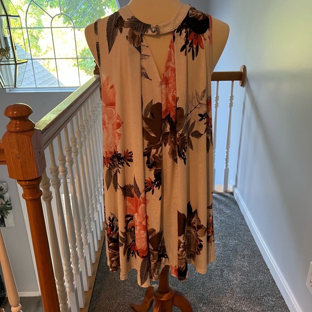 Trapeze Dress - Picture 7 of 8
